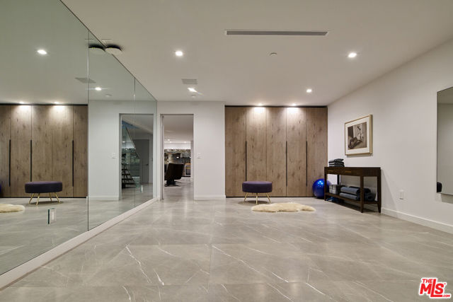 144 N Bowling Green Way, Los Angeles CA: https://media.crmls.org/mediaz/39bbf1c5-ea9a-42f7-827a-5b79bdf550c4.jpg