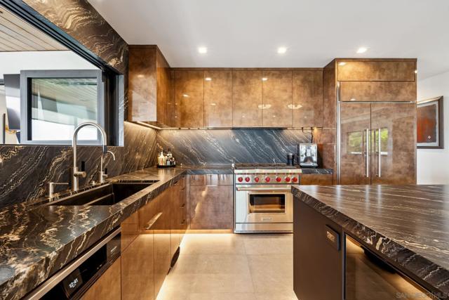 5560 Moonlight Lane, La Jolla CA: https://media.crmls.org/mediaz/39bc7522-49d1-4806-8e25-d5ff4d36a49d.jpg