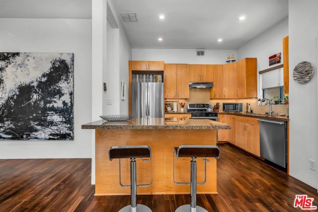 2332 Fox Hills Drive, Los Angeles CA: https://media.crmls.org/mediaz/39bc7d74-fc6c-430a-8830-f2cbb5b4c2d7.jpg