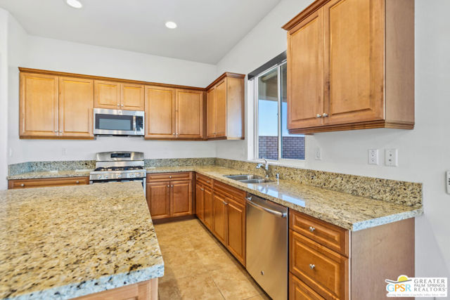 85041 Stazzano Place, Indio CA: https://media.crmls.org/mediaz/39bc9e43-3f23-4e92-ab52-a0090e640e52.jpg