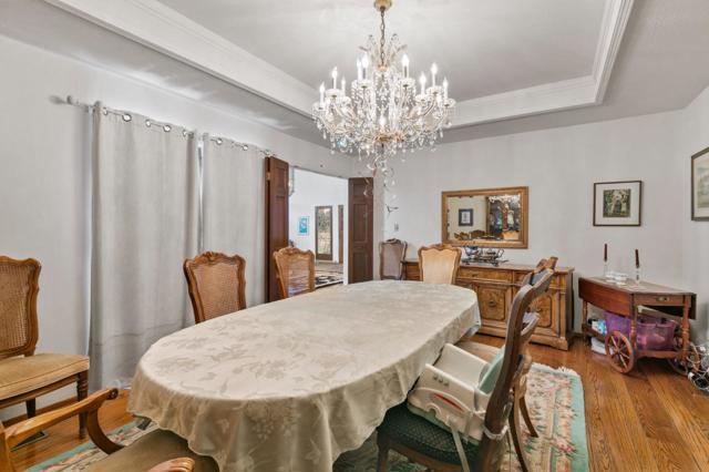 11027 Eastbrook Avenue, Los Altos Hills CA: https://media.crmls.org/mediaz/39bca43f-913a-4972-b7f2-c3a85800d365.jpg