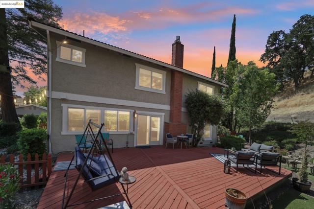 2353 Benham Ct, Walnut Creek CA: https://media.crmls.org/mediaz/39bca634-5aa8-4ee0-8ea1-b9b25e97f7a6.jpg