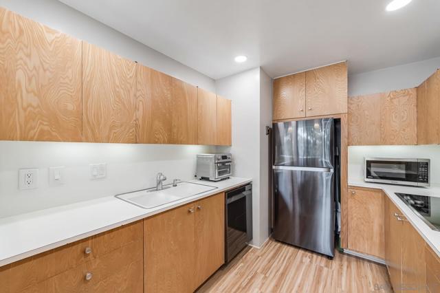 3200 6th Avenue, San Diego CA: https://media.crmls.org/mediaz/39bcf20d-904f-4be4-8075-73b147416c3c.jpg