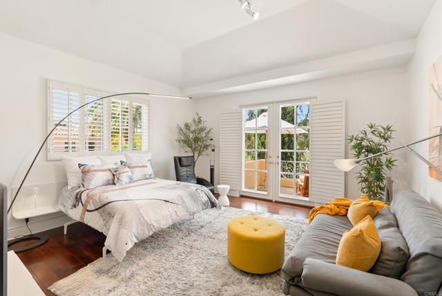 6369 Clubhouse Drive, Rancho Santa Fe CA: https://media.crmls.org/mediaz/39bd424c-7b76-4eb6-9a77-3eed410ede26.jpg