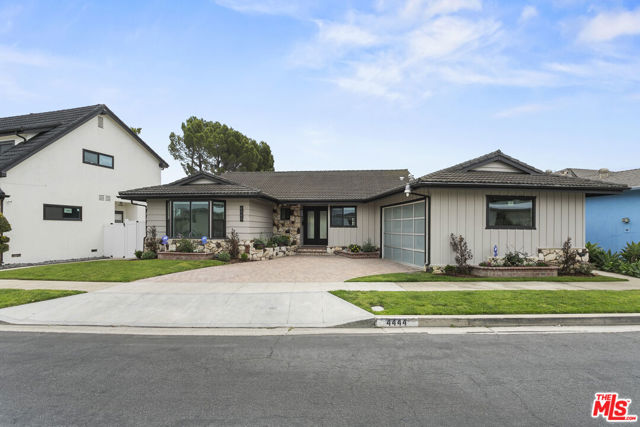 4444 Don Felipe Drive, Los Angeles CA: https://media.crmls.org/mediaz/39bd9f67-98d9-4e0d-a41c-5aa9cbe049b4.jpg