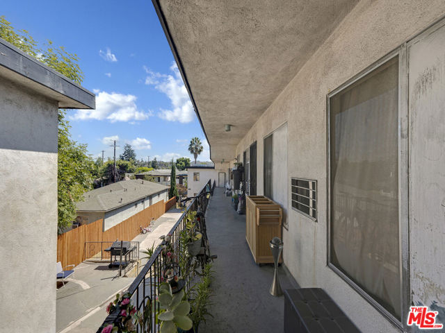 5623 Meridian Street, Los Angeles CA: https://media.crmls.org/mediaz/39bda34c-74a8-4ba0-aa09-790e5ed1336b.jpg