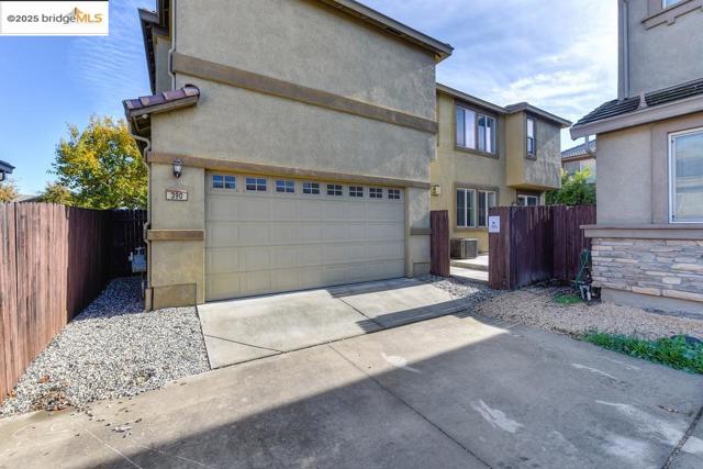 Image 25 of 43 For 390 Caravaggio Cir