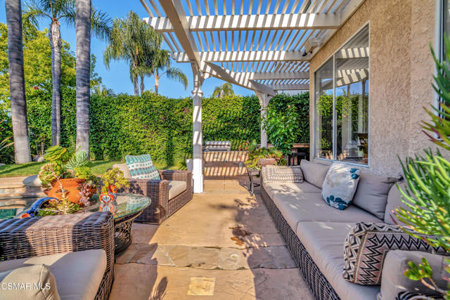 5177 Pesto Way, Oak Park CA: https://media.crmls.org/mediaz/39bdc2ce-cc88-4f48-9224-ac08be0ab6bb.jpg