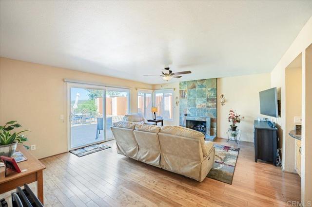 Detail Gallery Image 13 of 55 For 9068 Ellingham St, San Diego,  CA 92129 - 4 Beds | 3 Baths