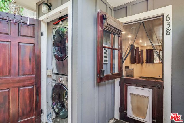 638 N Topanga Canyon Boulevard, Topanga CA: https://media.crmls.org/mediaz/39be4370-4c6c-412d-afee-ce34065d8643.jpg