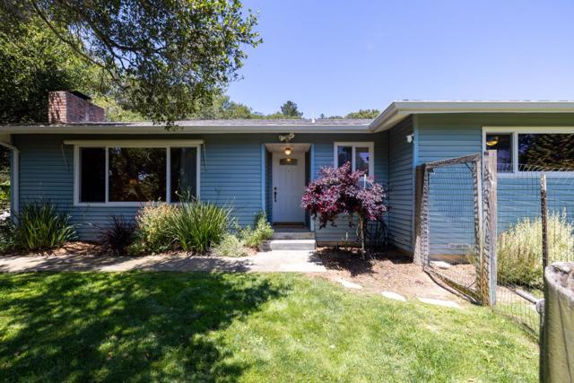 19060 Oak Heights Drive, Salinas CA: https://media.crmls.org/mediaz/39bf0664-d11a-4ff1-be0f-6b28f430657c.jpg