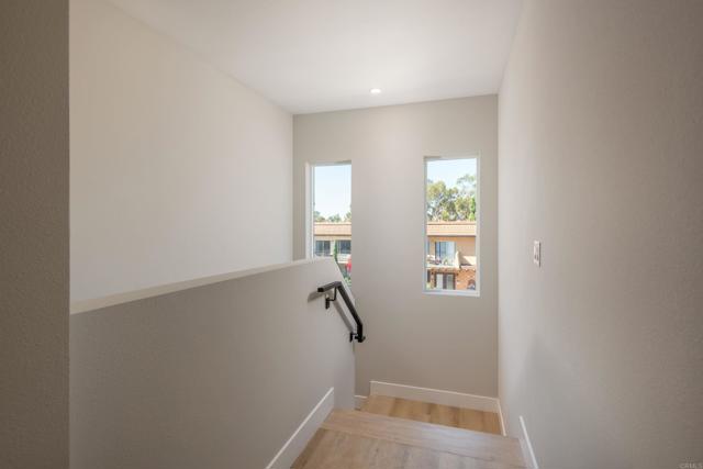 Detail Gallery Image 10 of 30 For 2067 El Camino Real, Oceanside,  CA 92054 - 2 Beds | 2 Baths