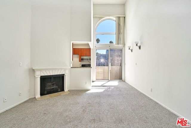 Image 2 for 620 S Gramercy Pl #412, Los Angeles, CA 90005