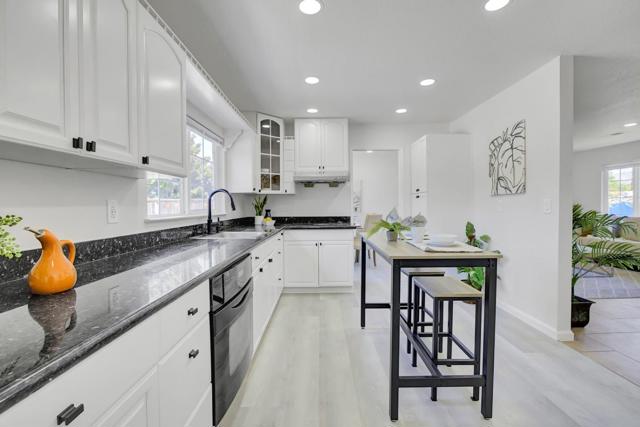 3517 Dahill Court, San Jose CA: https://media.crmls.org/mediaz/39bfe3ff-7941-462d-b36e-13208da6831b.jpg