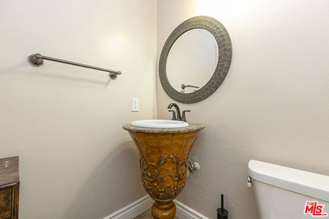 9906 Owensmouth Avenue, 11 photo 5