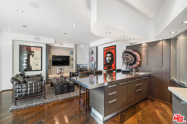 1742 Viewmont Drive, Los Angeles CA: https://media.crmls.org/mediaz/39c0c05f-0502-4187-b024-22d25d5e6719.jpg