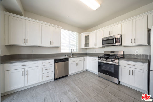 5941 Barton Avenue, Los Angeles CA: https://media.crmls.org/mediaz/39c0dace-8cf1-442e-8ce9-38a26b23f100.jpg