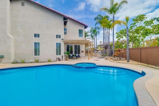 898 Padera Ct, Chula Vista CA: https://media.crmls.org/mediaz/39c0de67-9092-4e79-9c57-6fab99dfdad3.jpg
