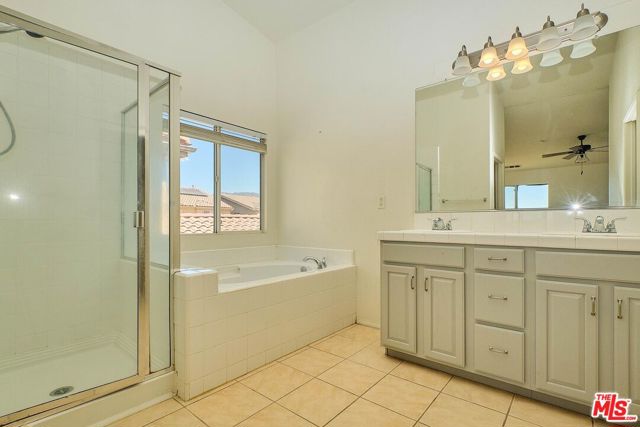 12512 Valley Vista Way, Sylmar CA: https://media.crmls.org/mediaz/39c19923-263f-4f75-ba81-0b57fdec4e3a.jpg