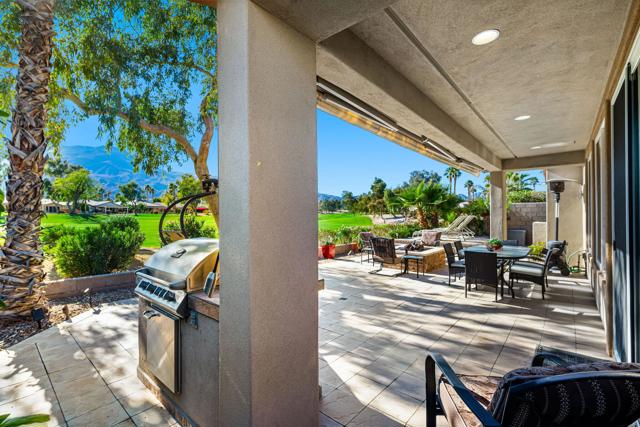 81945 Golden Star Way, La Quinta CA: https://media.crmls.org/mediaz/39c1ad77-dda9-49c6-bf7f-2cd4ac1a3b98.jpg