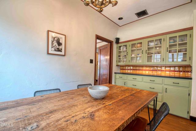 Detail Gallery Image 11 of 50 For 1014 Stearns Dr, Los Angeles,  CA 90035 - 3 Beds | 3 Baths