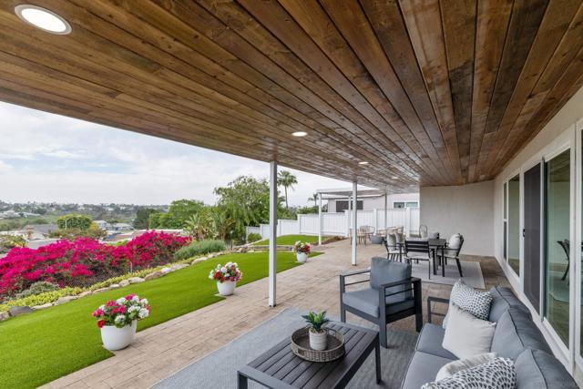 6673 Del Cerro Blvd, San Diego CA: https://media.crmls.org/mediaz/39c1e29c-f8b0-4a40-b6d3-656f5a0c7032.jpg