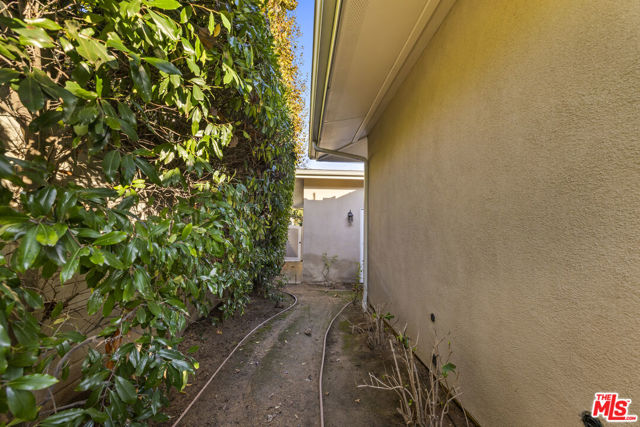 505 Panama Avenue, Long Beach CA: https://media.crmls.org/mediaz/39c20491-e725-4132-85ae-54c38fc29591.jpg