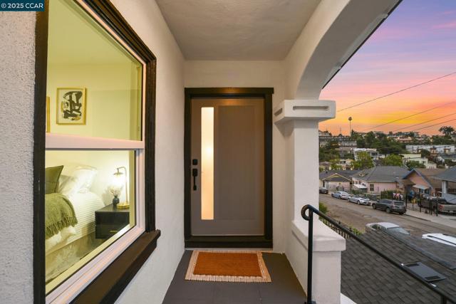 1348 E 26Th St, Oakland CA: https://media.crmls.org/mediaz/39c2fece-0f63-46f1-a1a6-21eb68c5e399.jpg