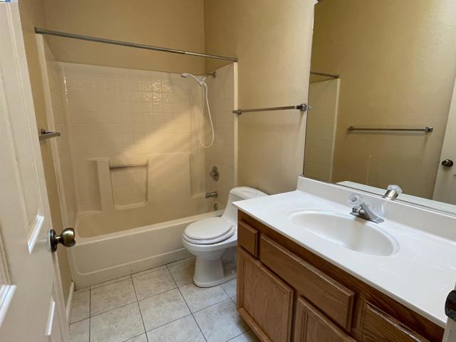 149 Pelican Loop, Pittsburg CA: https://media.crmls.org/mediaz/39c3071a-c86b-4d9a-bb72-19676e5e454c.jpg