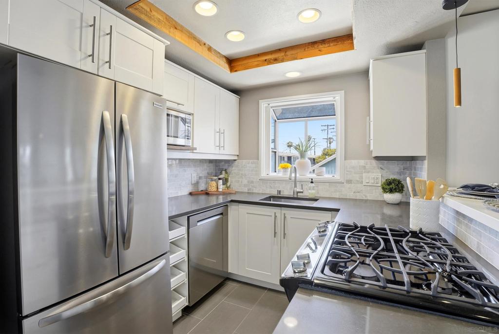 3922 Albatross Street - photo 8