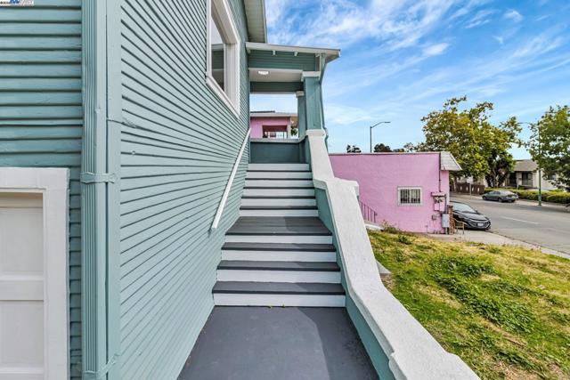 9700 Macarrthur Blvd., Oakland CA: https://media.crmls.org/mediaz/39c354d0-206a-4809-ba24-f9aa97287030.jpg