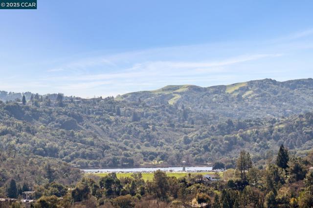 1204 Glen Rd, Lafayette CA: https://media.crmls.org/mediaz/39c3cfdb-7f62-411b-9c46-0aba2bfb6e73.jpg