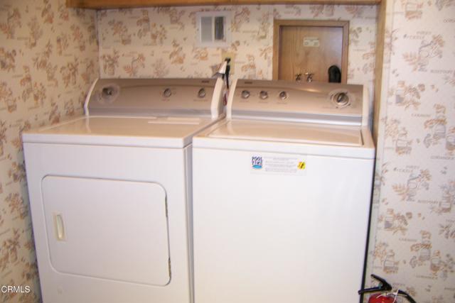 975 W Telegraph Road, Santa Paula CA: https://media.crmls.org/mediaz/39c442db-4898-4054-a5bd-4c001d3a232b.jpg