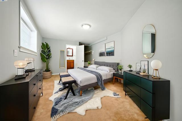 2539 Grande Vista Ave, Oakland CA: https://media.crmls.org/mediaz/39c45600-7d35-4994-8409-9b756825f637.jpg