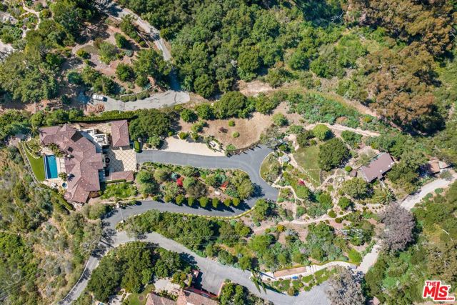 3091 Hidden Valley Lane, Santa Barbara CA: https://media.crmls.org/mediaz/39c49cc1-c2af-4949-af8f-e4102a35f119.jpg