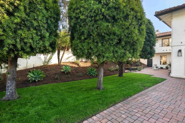2524 Luciernaga St, Carlsbad CA: https://media.crmls.org/mediaz/39c4bc4e-57f9-4fc9-b061-1eacb59be091.jpg