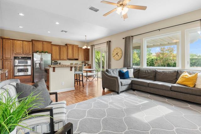 505 Porter Court, Folsom CA: https://media.crmls.org/mediaz/39c4f98e-c5cd-456e-827a-aa0179f4a734.jpg