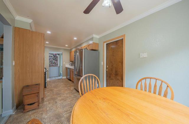 260 Paul Avenue, Salinas CA: https://media.crmls.org/mediaz/39c5170d-8f11-4451-bf18-b08b97b956a8.jpg