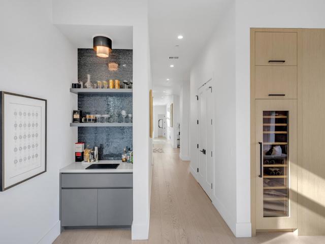 60 Glengarry Way, Hillsborough CA: https://media.crmls.org/mediaz/39c54b2f-9588-48e0-b69e-a01249035e5f.jpg