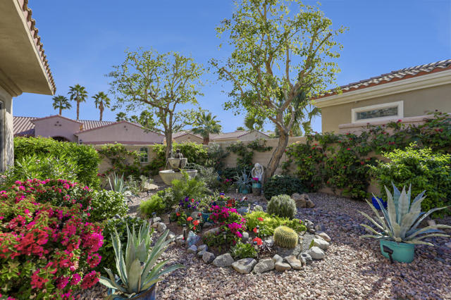 81025 Avenida Lorena, Indio CA: https://media.crmls.org/mediaz/39c587eb-4c15-4d43-887f-d709f70c20f1.jpg