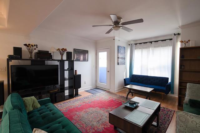 1515 14th Avenue, Oakland CA: https://media.crmls.org/mediaz/39c5b682-58ab-4431-ab57-353631d9f7cc.jpg