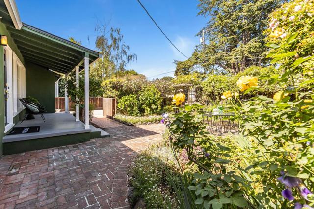 928 Peggy Lane, Menlo Park CA: https://media.crmls.org/mediaz/39c5d9b9-63c2-41ec-810f-a6e5b450942d.jpg