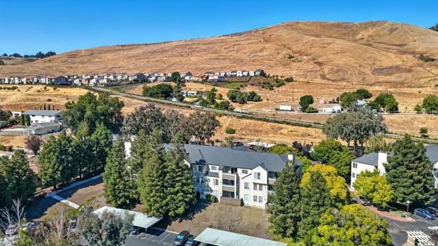715 Heath Court, Hayward CA: https://media.crmls.org/mediaz/39c5f477-2f58-44b8-8ca3-2ffdb49ae904.jpg