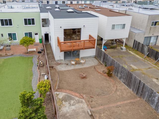 2070 42nd Avenue, San Francisco CA: https://media.crmls.org/mediaz/39c6dc84-8981-4cfc-9907-ad49b3dffaff.jpg