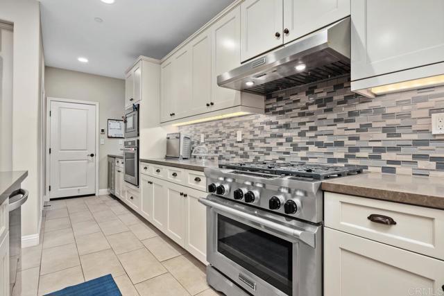 Detail Gallery Image 16 of 59 For 3642 Glen Avenue, Carlsbad,  CA 92010 - 4 Beds | 4/1 Baths