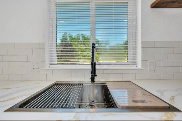 4028 Dawn Road, Mariposa CA: https://media.crmls.org/mediaz/39c86815-90df-48ea-9c29-e149b770f5e8.jpg