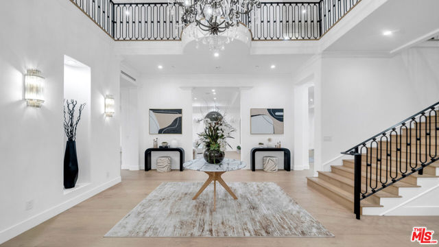 1447 San Ysidro Drive, Beverly Hills CA: https://media.crmls.org/mediaz/39c9e4da-7ed7-444f-8211-b8684c360b90.jpg
