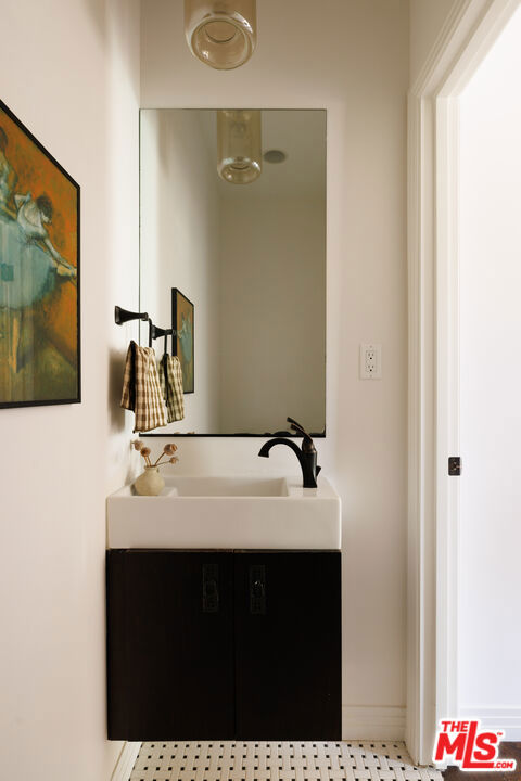 215 North Gower Street photo 24
