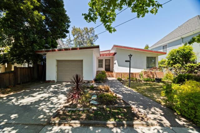 153 Occidental Avenue, Burlingame CA: https://media.crmls.org/mediaz/39ca5427-decb-4081-ac02-e2f9104f3877.jpg