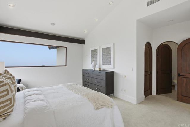 1745 Amalfi Street, La Jolla CA: https://media.crmls.org/mediaz/39ca963c-6dbd-4b93-8347-ec408ca02faf.jpg